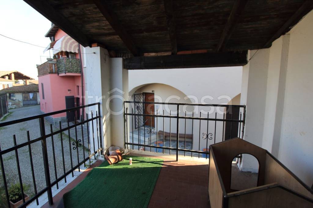 casa indipendente in vendita a Ziano Piacentino