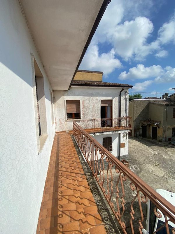casa indipendente in vendita a Ziano Piacentino