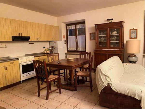 casa indipendente in vendita a Ziano Piacentino