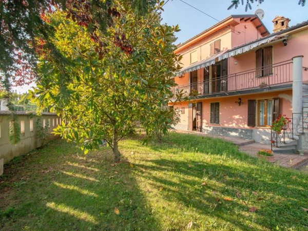 casa indipendente in vendita a Ziano Piacentino
