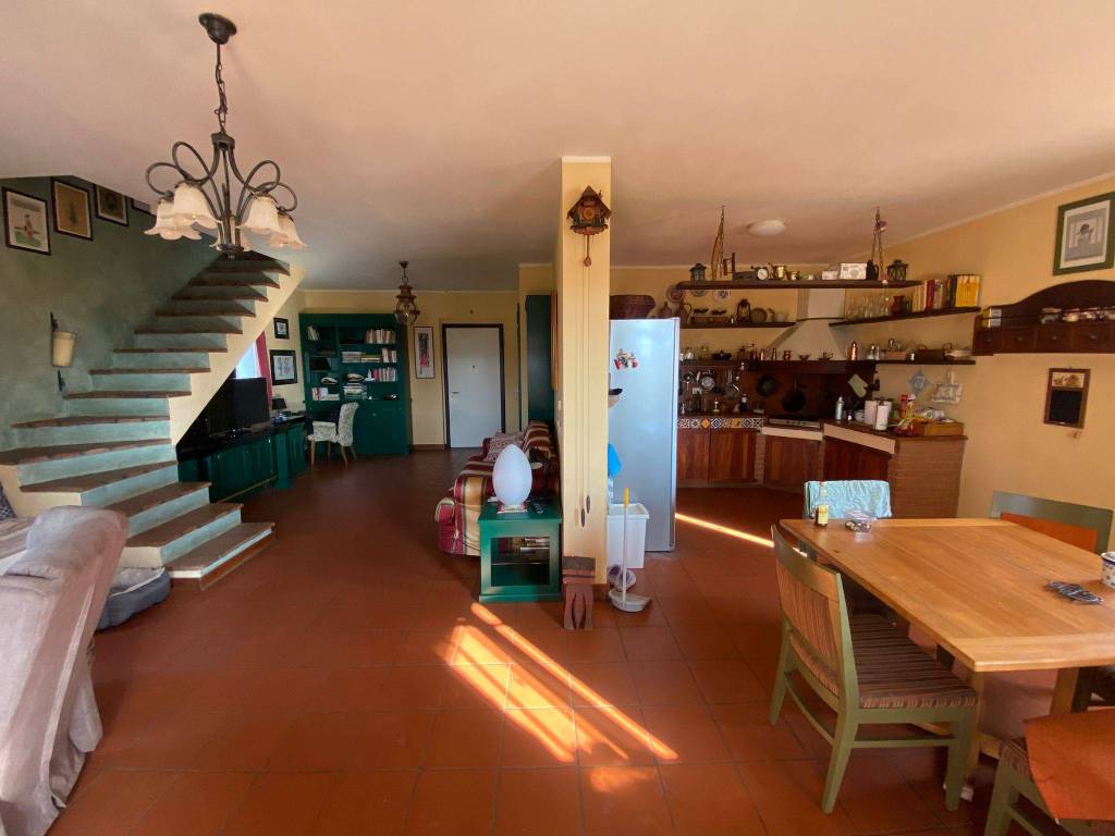 casa indipendente in vendita a Ziano Piacentino