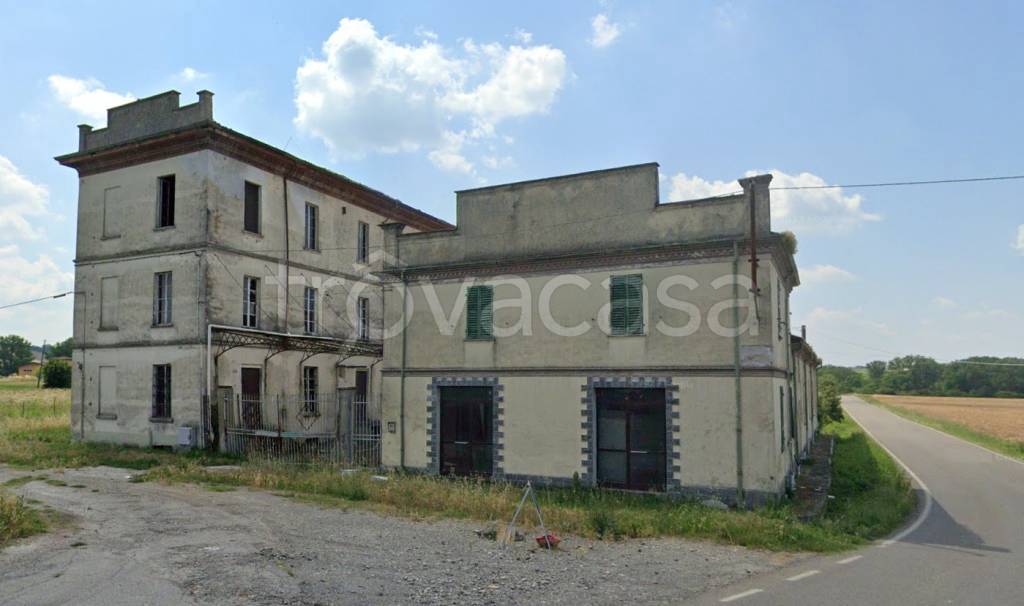 locale di sgombero in vendita a Ziano Piacentino
