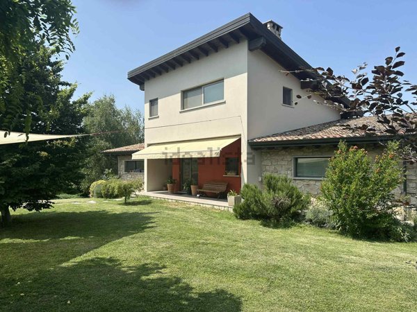 casa indipendente in vendita a Ziano Piacentino