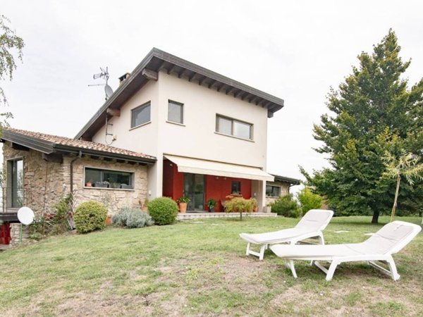 casa indipendente in vendita a Ziano Piacentino in zona Vicobarone