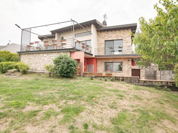 casa indipendente in vendita a Ziano Piacentino in zona Vicobarone