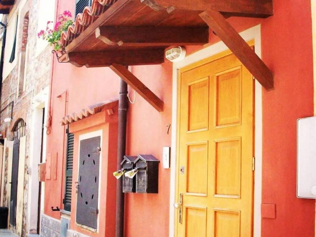 appartamento in vendita a Ziano Piacentino in zona Vicobarone