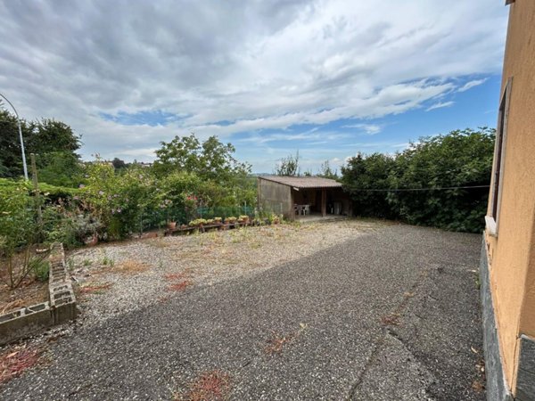 casa indipendente in vendita a Ziano Piacentino