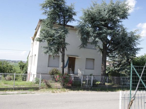 casa indipendente in vendita a Ziano Piacentino in zona Vicobarone