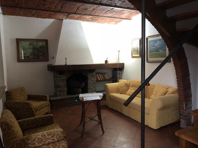 casa indipendente in vendita a Ziano Piacentino in zona Vicobarone