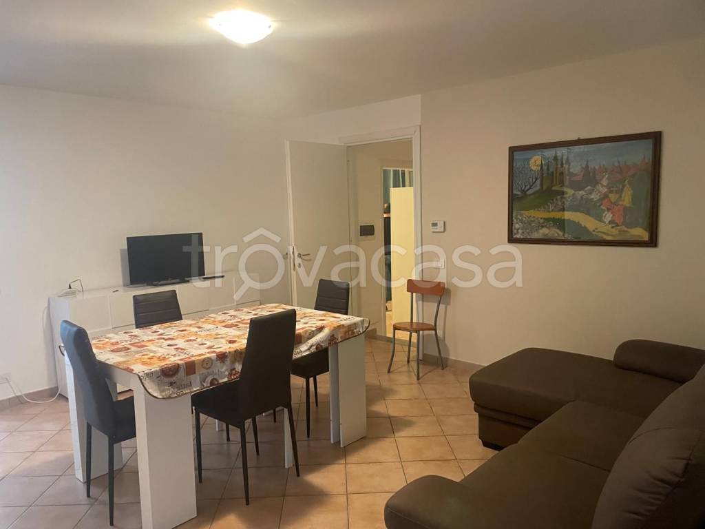 casa indipendente in vendita a Ziano Piacentino