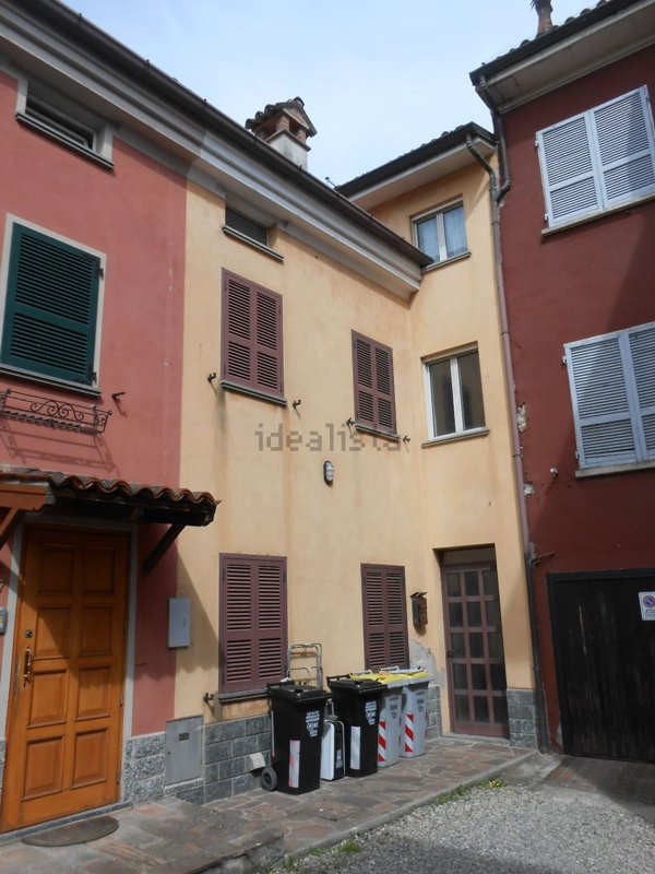 casa indipendente in vendita a Ziano Piacentino in zona Vicobarone