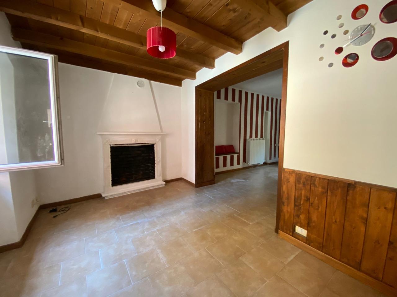 appartamento in vendita a Ziano Piacentino in zona Vicobarone