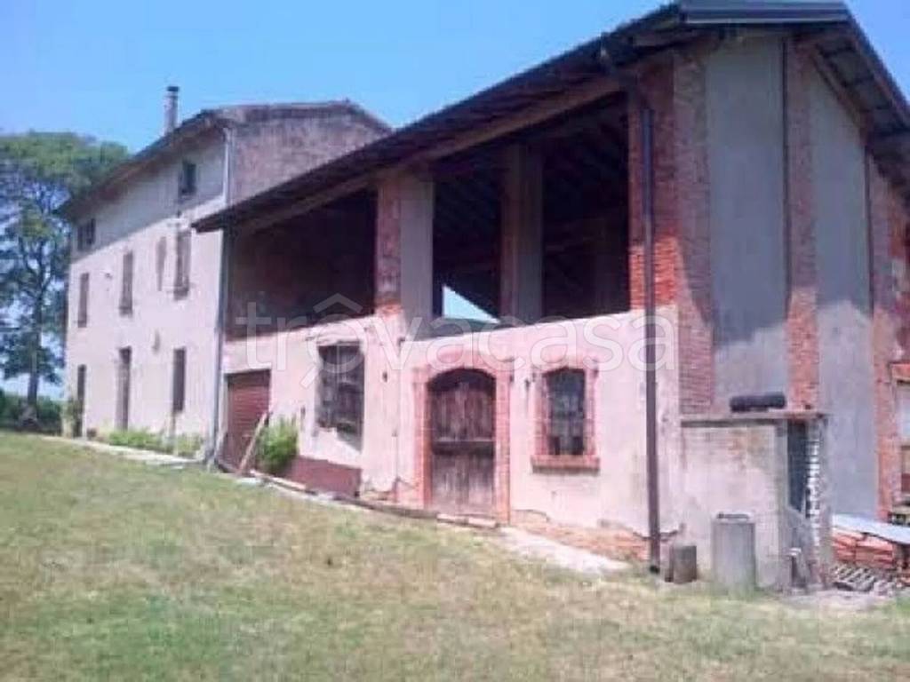 appartamento in vendita a Ziano Piacentino