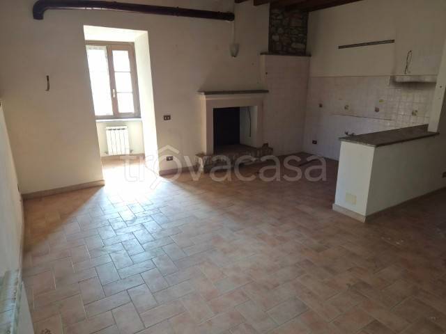 casa indipendente in vendita a Ziano Piacentino in zona Vicobarone