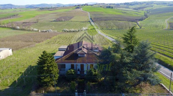 casa indipendente in vendita a Ziano Piacentino in zona Seminò