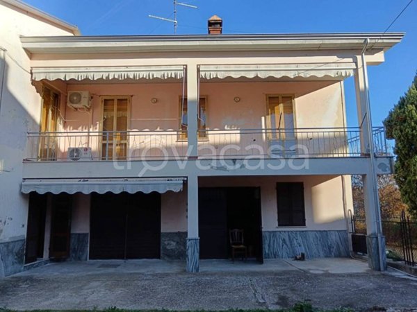 casa indipendente in vendita a Ziano Piacentino
