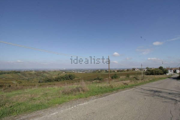 terreno edificabile in vendita a Ziano Piacentino