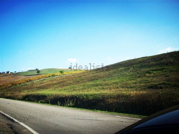 terreno edificabile in vendita a Ziano Piacentino