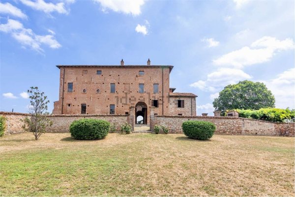 villa in vendita a Ziano Piacentino in zona Seminò