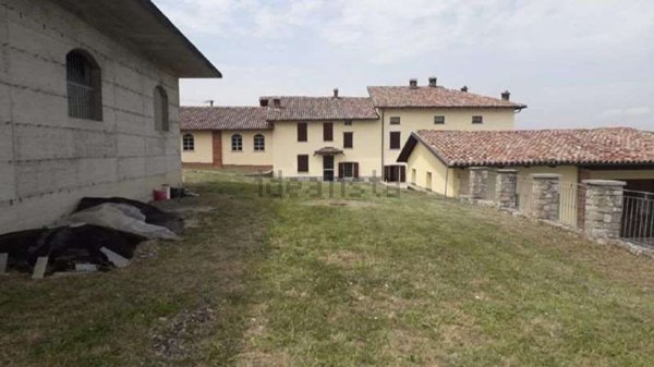 casale in vendita a Ziano Piacentino