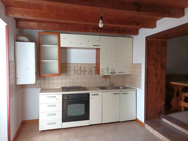 appartamento in vendita a Ziano Piacentino in zona Vicobarone