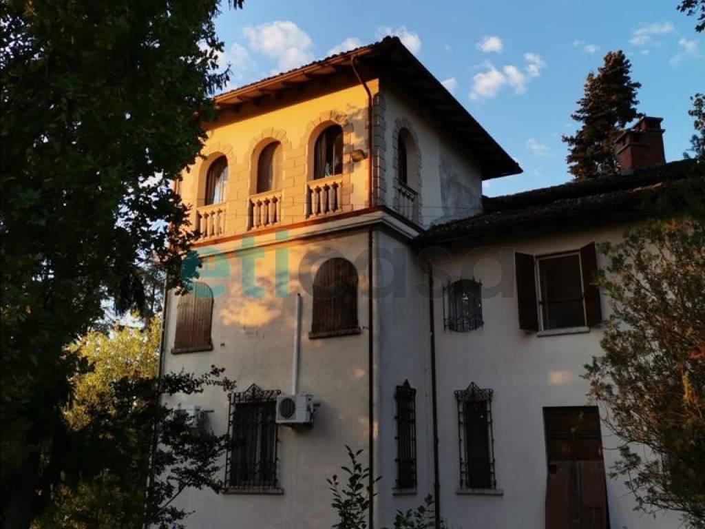 casa indipendente in vendita a Ziano Piacentino