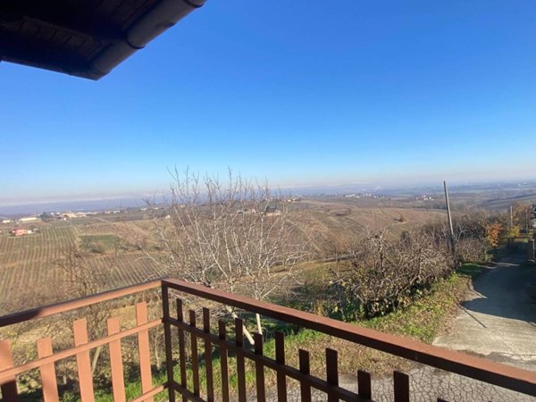 casa indipendente in vendita a Ziano Piacentino