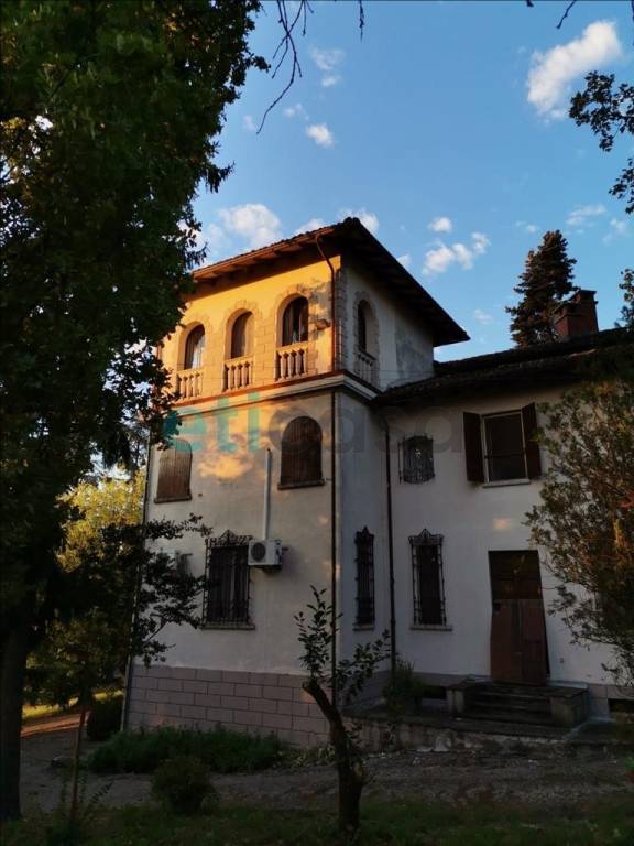 casa indipendente in vendita a Ziano Piacentino