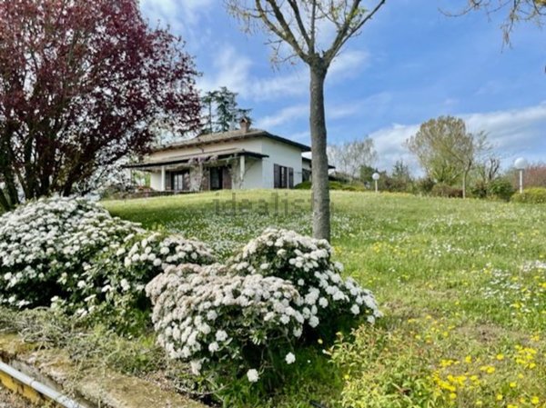 casa indipendente in vendita a Ziano Piacentino