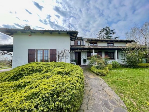 casa indipendente in vendita a Ziano Piacentino