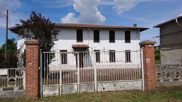 pentavano in vendita a Ziano Piacentino