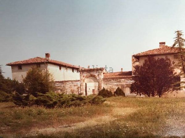 casale in vendita a Ziano Piacentino