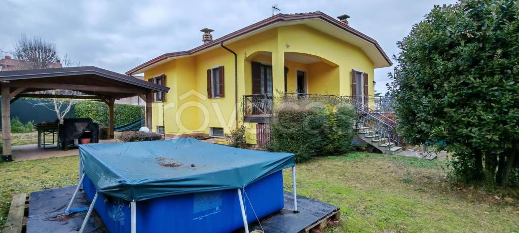 casa indipendente in vendita a Ziano Piacentino in zona Vicobarone