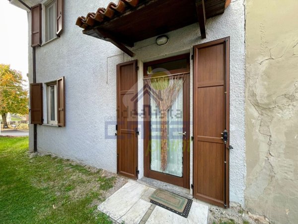 casa semindipendente in vendita a Ziano Piacentino in zona Albareto