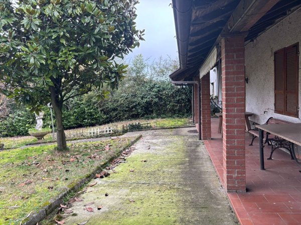 casa indipendente in vendita a Ziano Piacentino