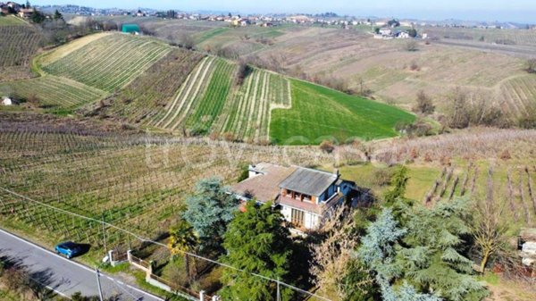 casa indipendente in vendita a Ziano Piacentino