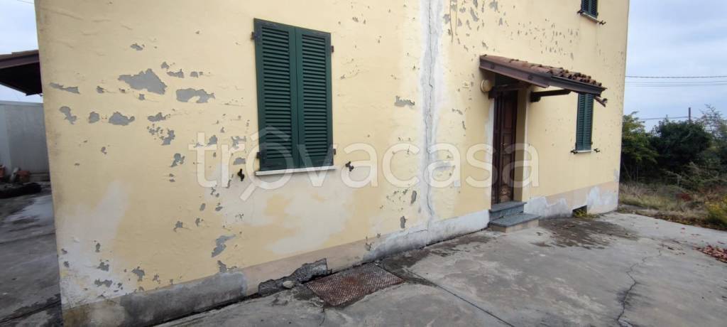 casa indipendente in vendita a Ziano Piacentino