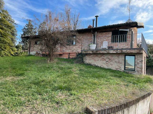 casa indipendente in vendita a Ziano Piacentino in zona Vicobarone