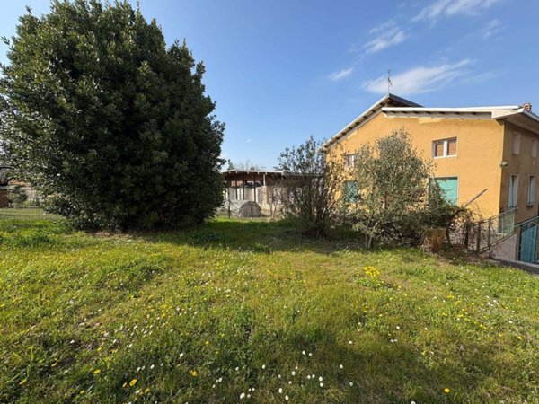 appartamento in vendita a Ziano Piacentino in zona Vicobarone