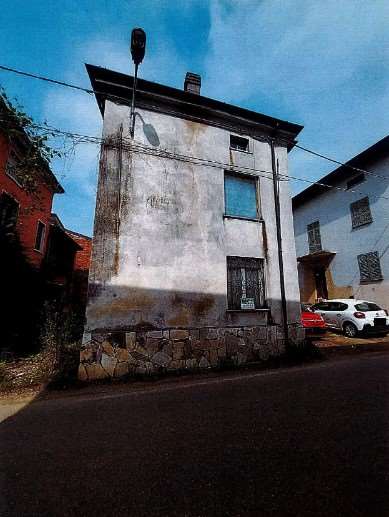 casa indipendente in vendita a Ziano Piacentino in zona Seminò