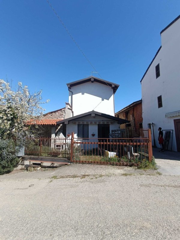 casa indipendente in vendita a Ziano Piacentino in zona Vicobarone