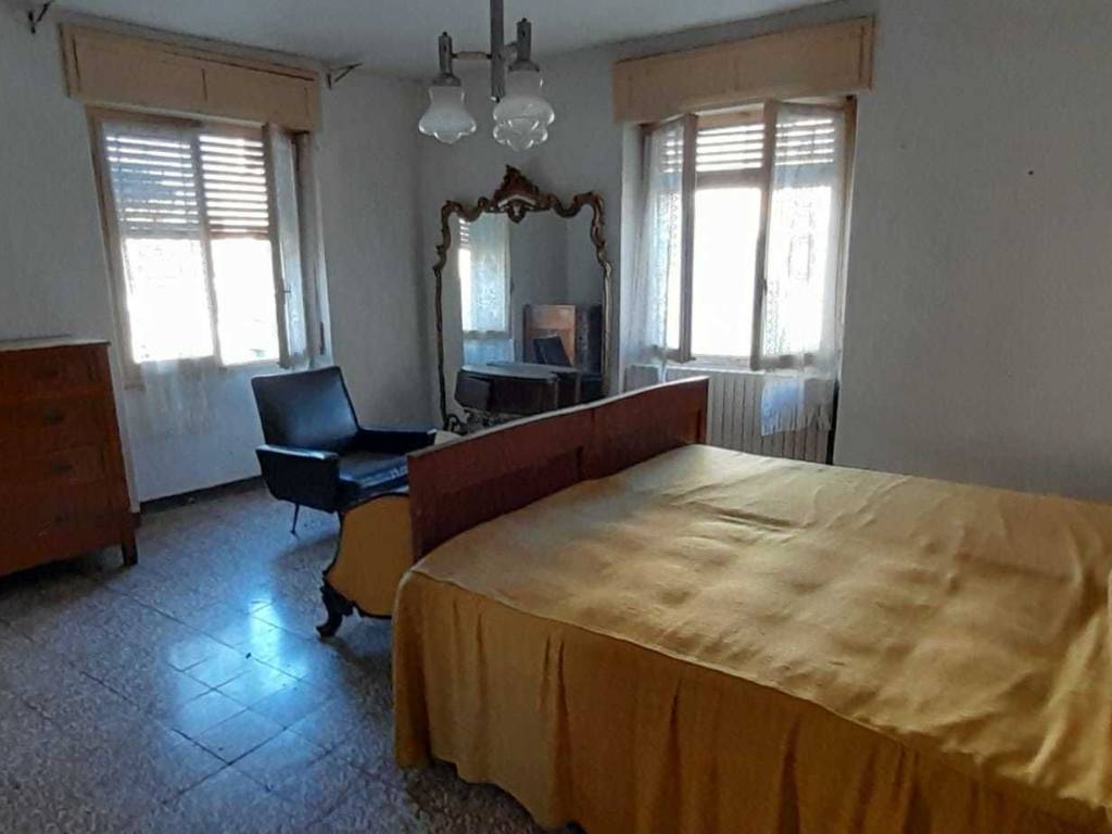 casa indipendente in vendita a Ziano Piacentino
