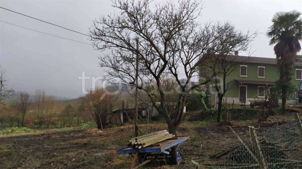 casa indipendente in vendita a Ziano Piacentino