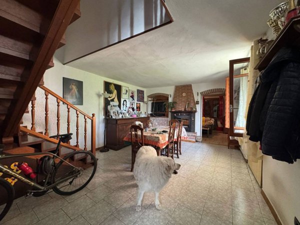 casa indipendente in vendita a Ziano Piacentino in zona Vicobarone