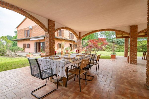 casa indipendente in vendita a Ziano Piacentino
