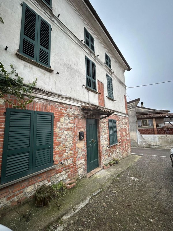 casa indipendente in vendita a Ziano Piacentino in zona Vicobarone