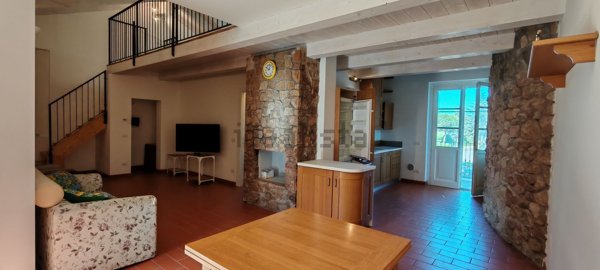 casa indipendente in vendita a Ziano Piacentino in zona Vicobarone