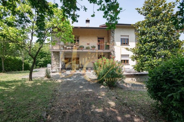 casa indipendente in vendita a Ziano Piacentino