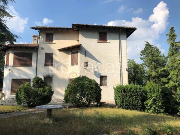 casa indipendente in vendita a Ziano Piacentino