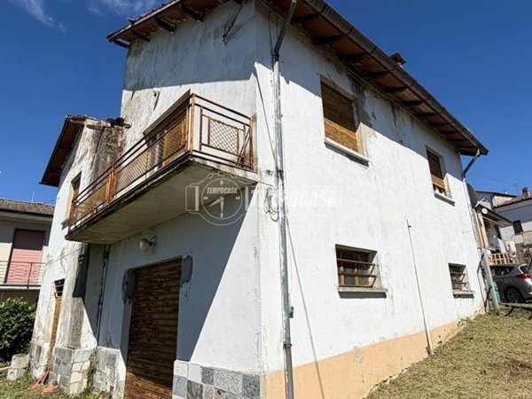 casa indipendente in vendita a Ziano Piacentino in zona Vicobarone